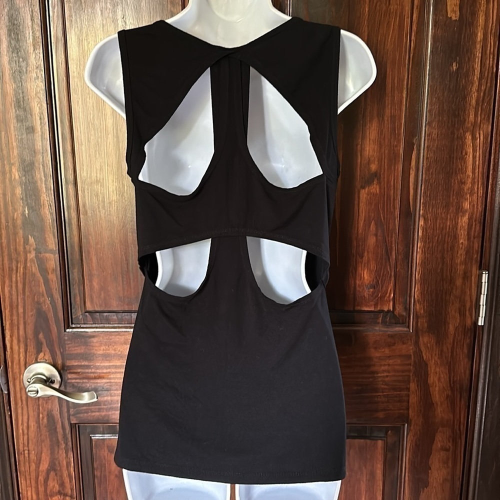 Fabletics open back workout tank - Picture 2 of 2